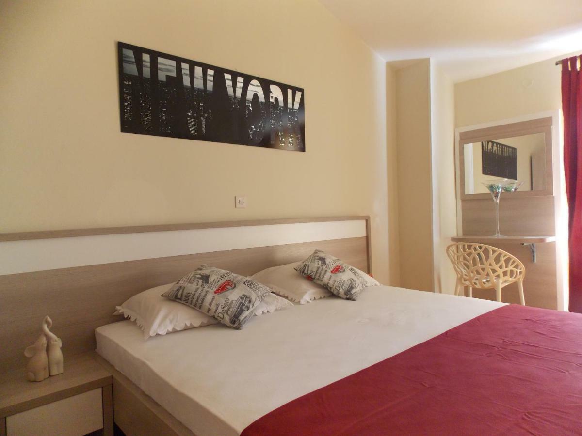 Apartmani Adriatic Ana Novalja Rom bilde